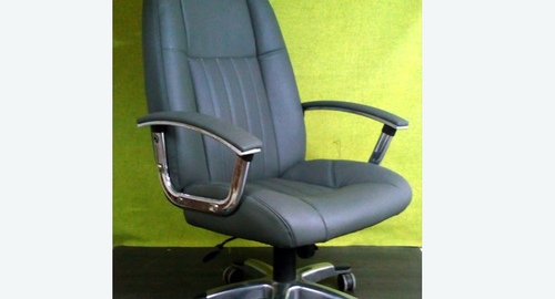 Перетяжка офисного кресла кожей. Зеленодольск